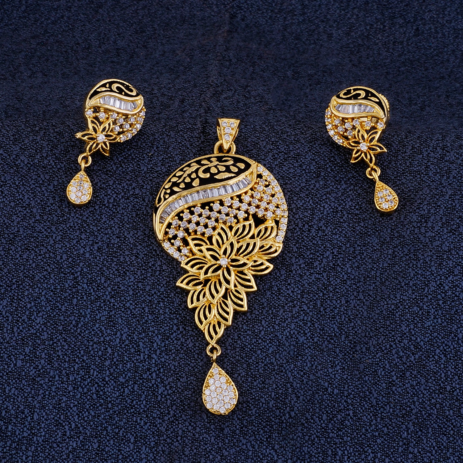 New gold online pendant set