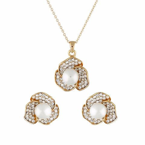 Gold colour Traditional design Pendant Set