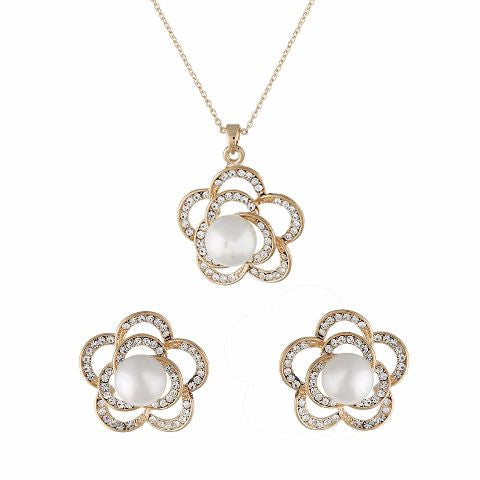 Gold colour Traditional design Pendant Set