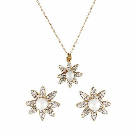 Gold colour Traditional design Pendant Set