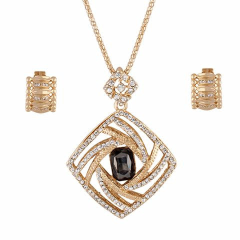 Gold colour Traditional design Pendant Set