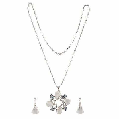Silver colour Traditional design Pendant Set