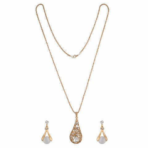 Gold colour Traditional design Pendant Set