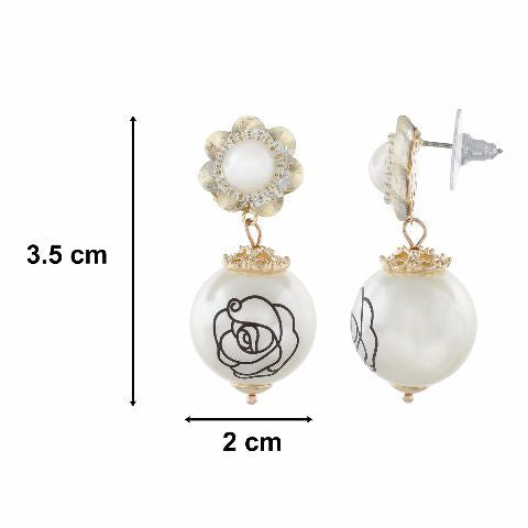 Gold colour Round Pearl Earring shape Pearl Earring