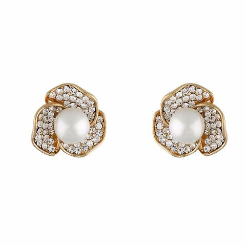 Gold colour Traditional design Pendant Set