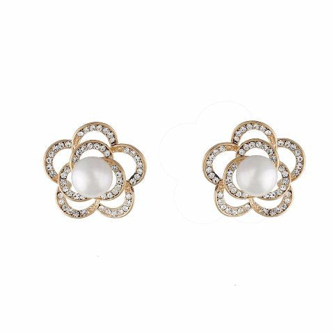 Gold colour Traditional design Pendant Set