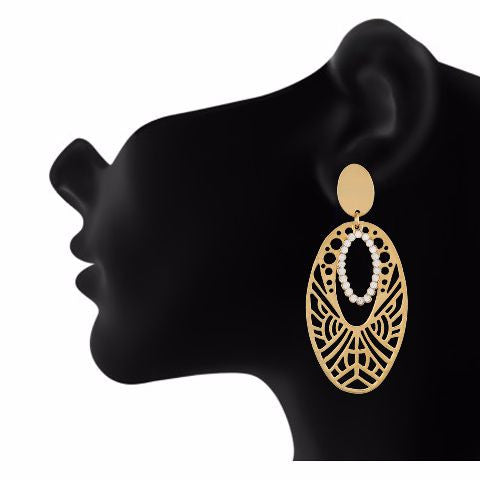 Gold colour oval shape Studded Earring
